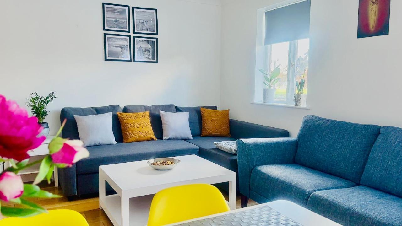 Amazing Location - City Of London- 2 Bedroom Stunning Canal View House With Private Garden,Parking & Balcony Dış mekan fotoğraf