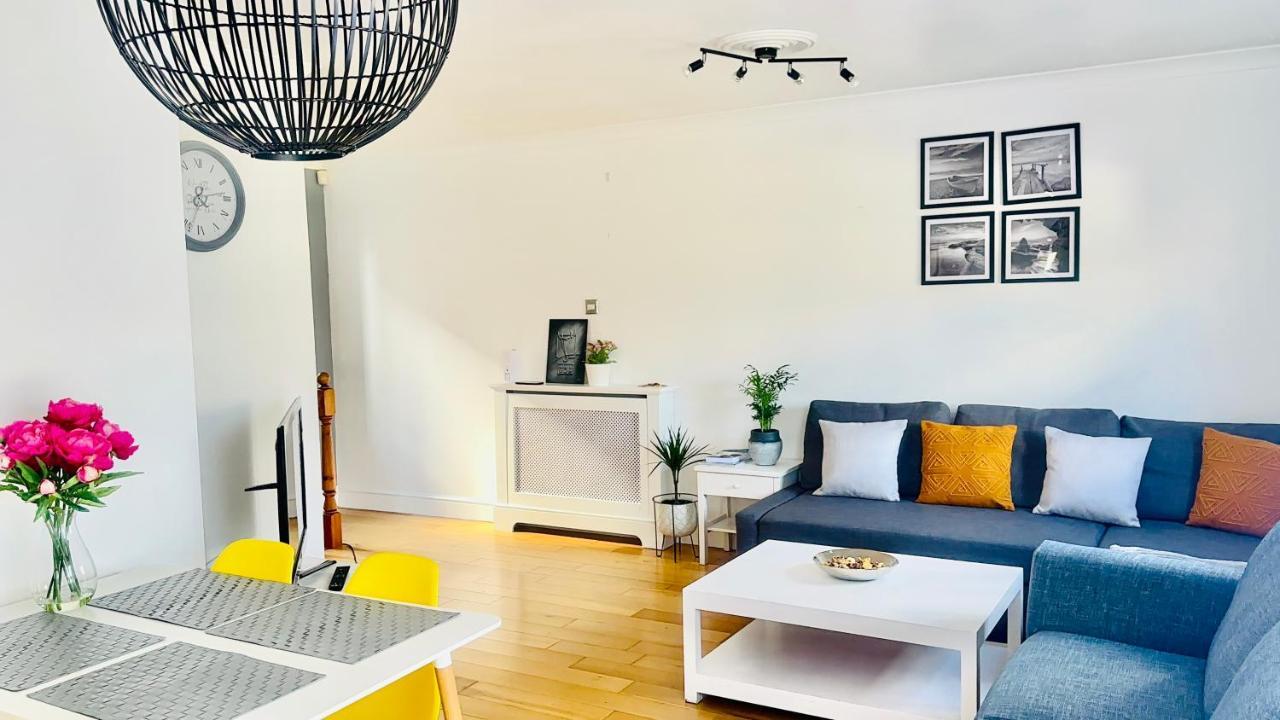 Amazing Location - City Of London- 2 Bedroom Stunning Canal View House With Private Garden,Parking & Balcony Dış mekan fotoğraf