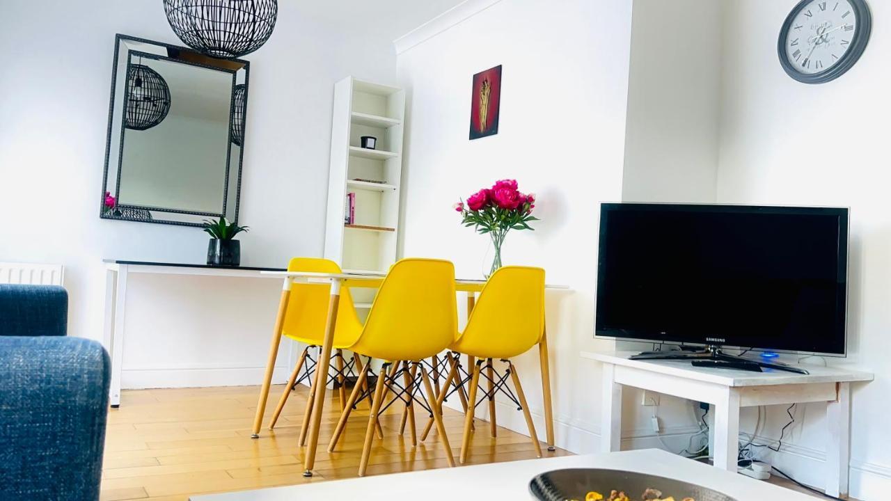 Amazing Location - City Of London- 2 Bedroom Stunning Canal View House With Private Garden,Parking & Balcony Dış mekan fotoğraf