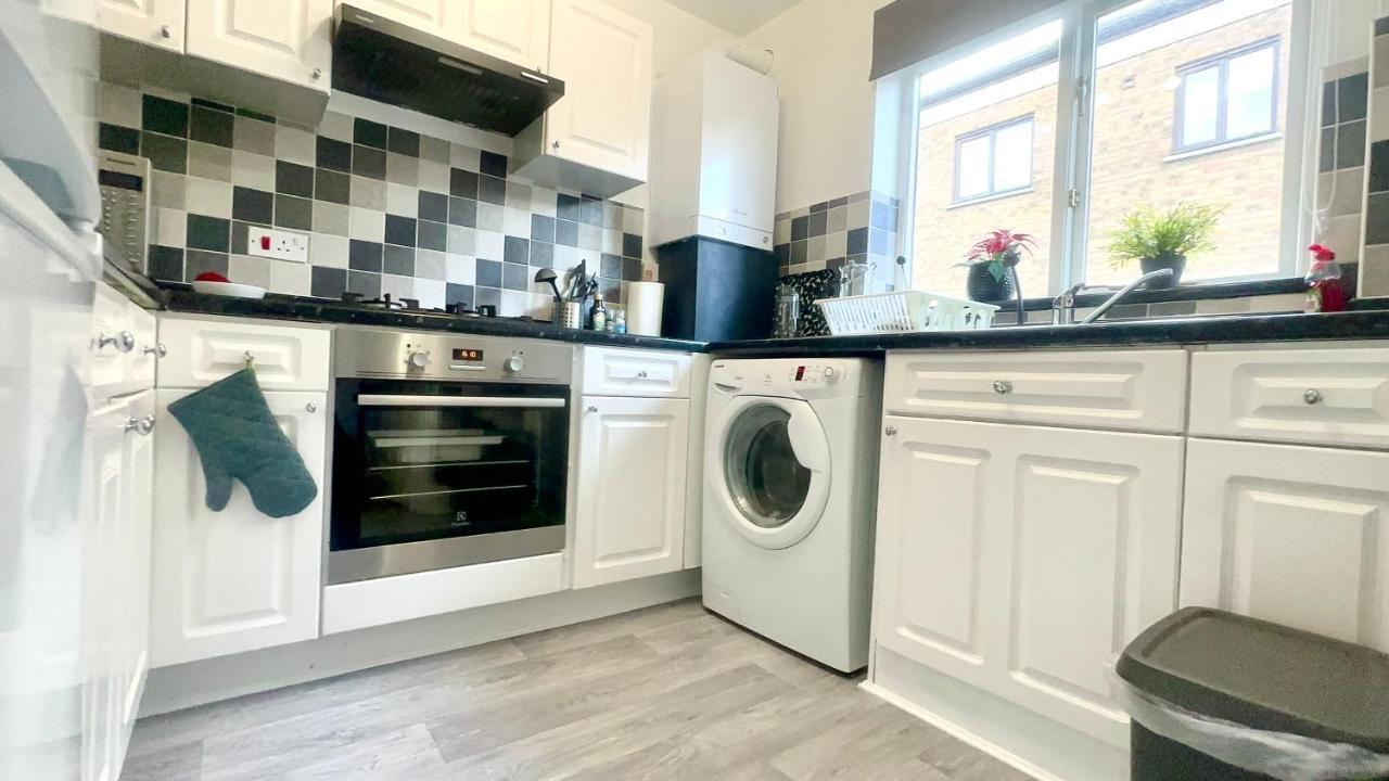 Amazing Location - City Of London- 2 Bedroom Stunning Canal View House With Private Garden,Parking & Balcony Dış mekan fotoğraf