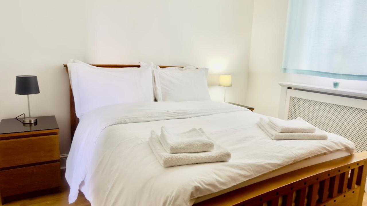 Amazing Location - City Of London- 2 Bedroom Stunning Canal View House With Private Garden,Parking & Balcony Dış mekan fotoğraf