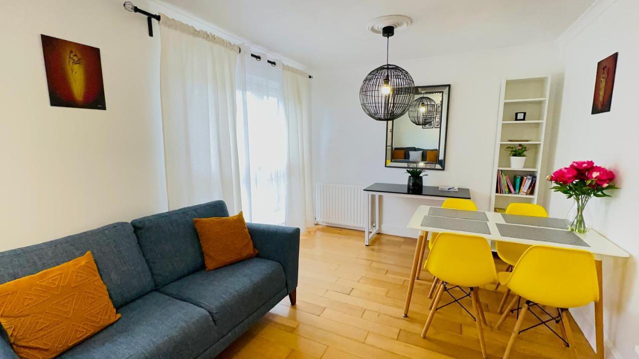 Amazing Location - City Of London- 2 Bedroom Stunning Canal View House With Private Garden,Parking & Balcony Dış mekan fotoğraf