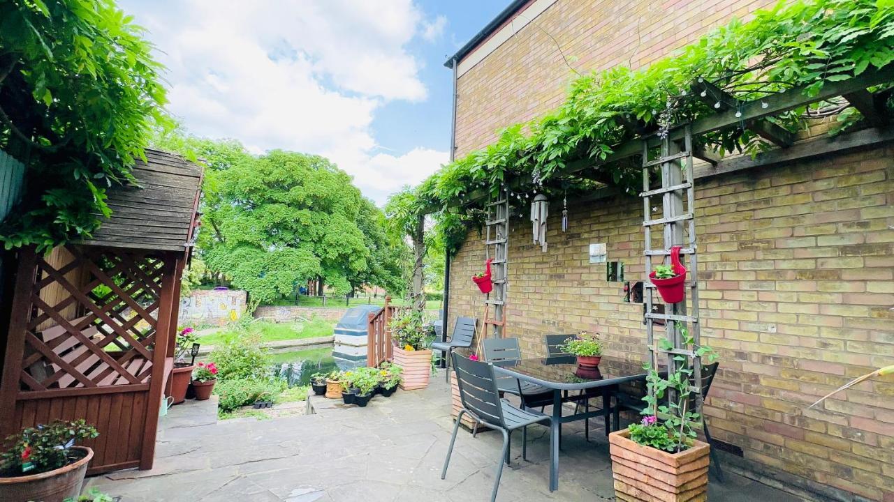 Amazing Location - City Of London- 2 Bedroom Stunning Canal View House With Private Garden,Parking & Balcony Dış mekan fotoğraf