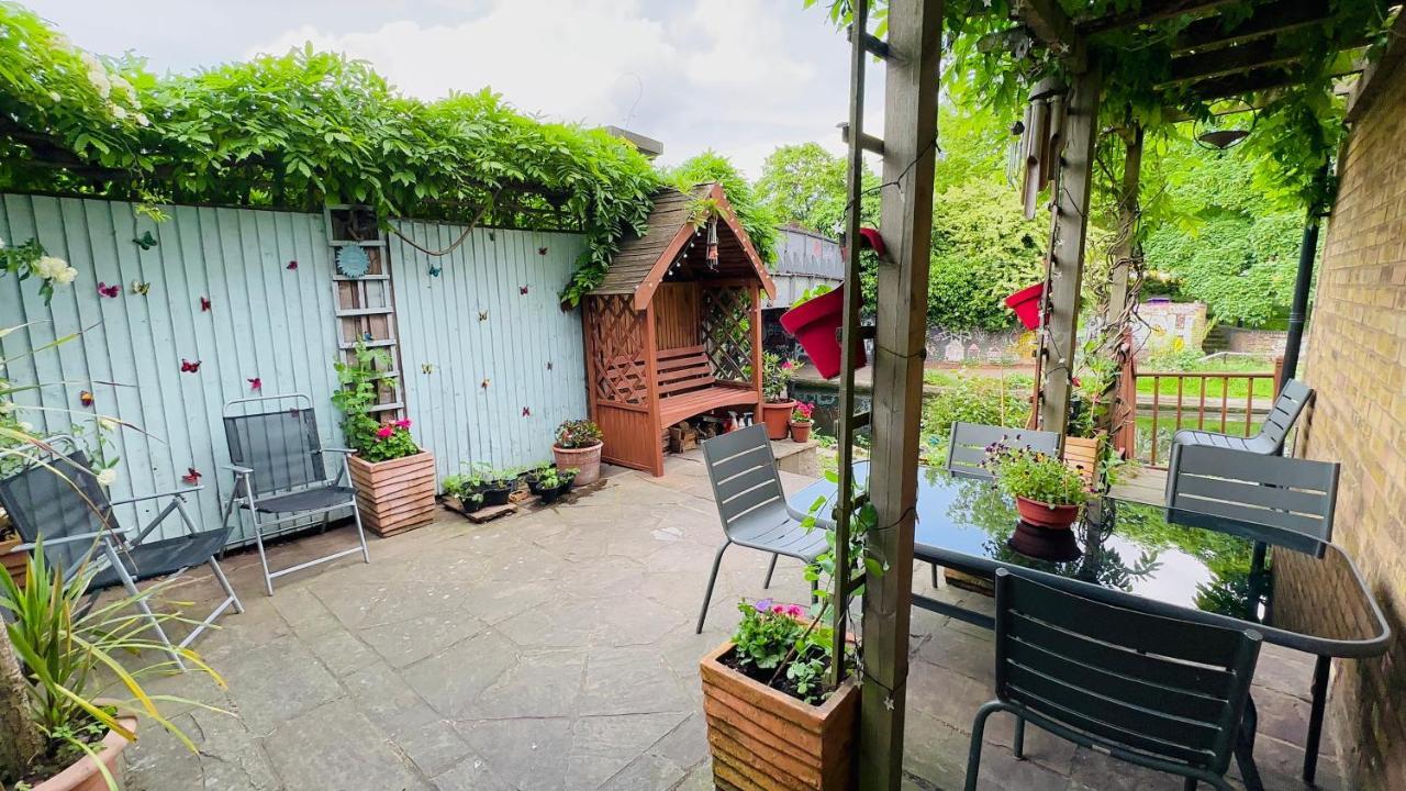 Amazing Location - City Of London- 2 Bedroom Stunning Canal View House With Private Garden,Parking & Balcony Dış mekan fotoğraf