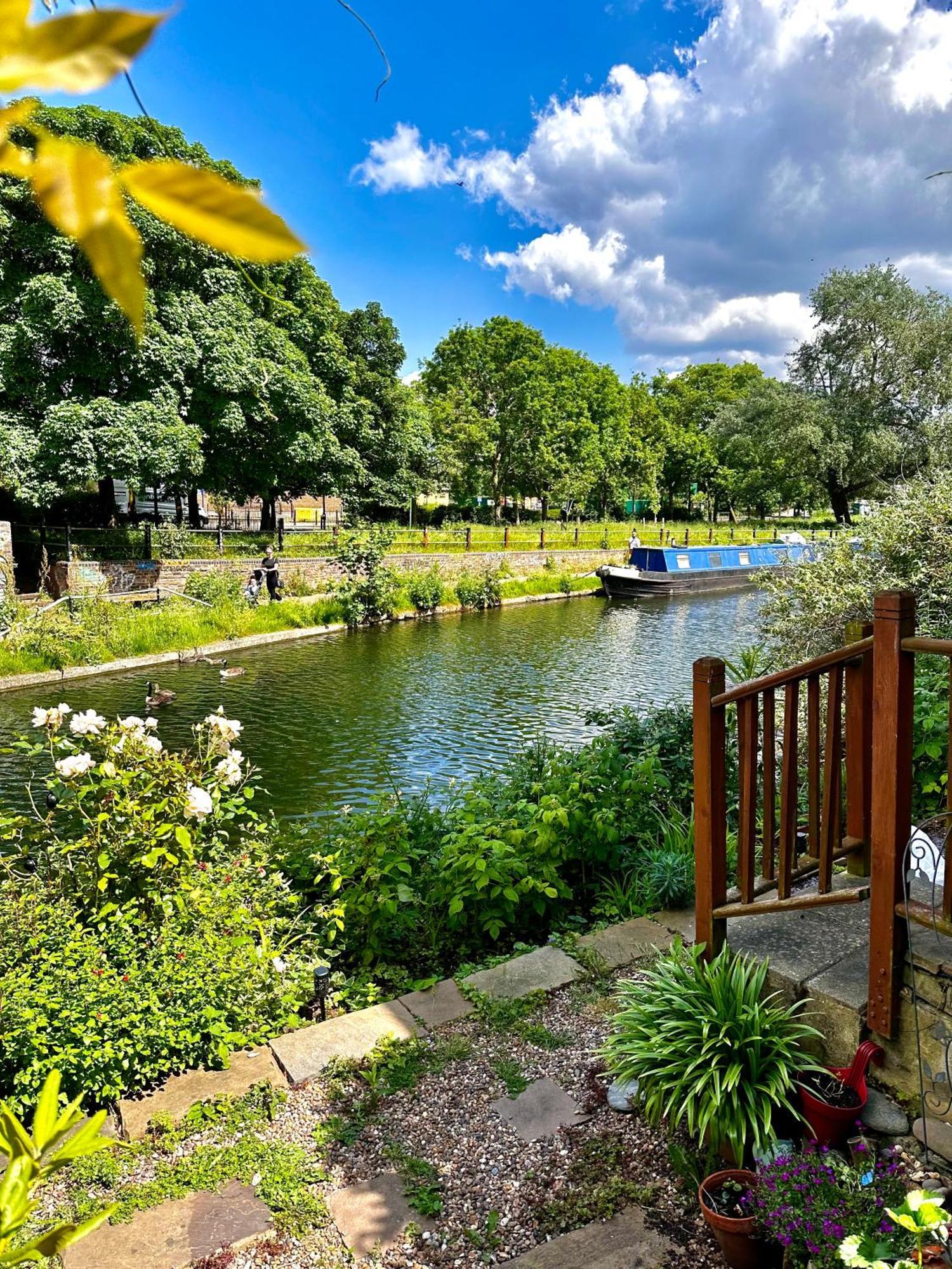 Amazing Location - City Of London- 2 Bedroom Stunning Canal View House With Private Garden,Parking & Balcony Dış mekan fotoğraf