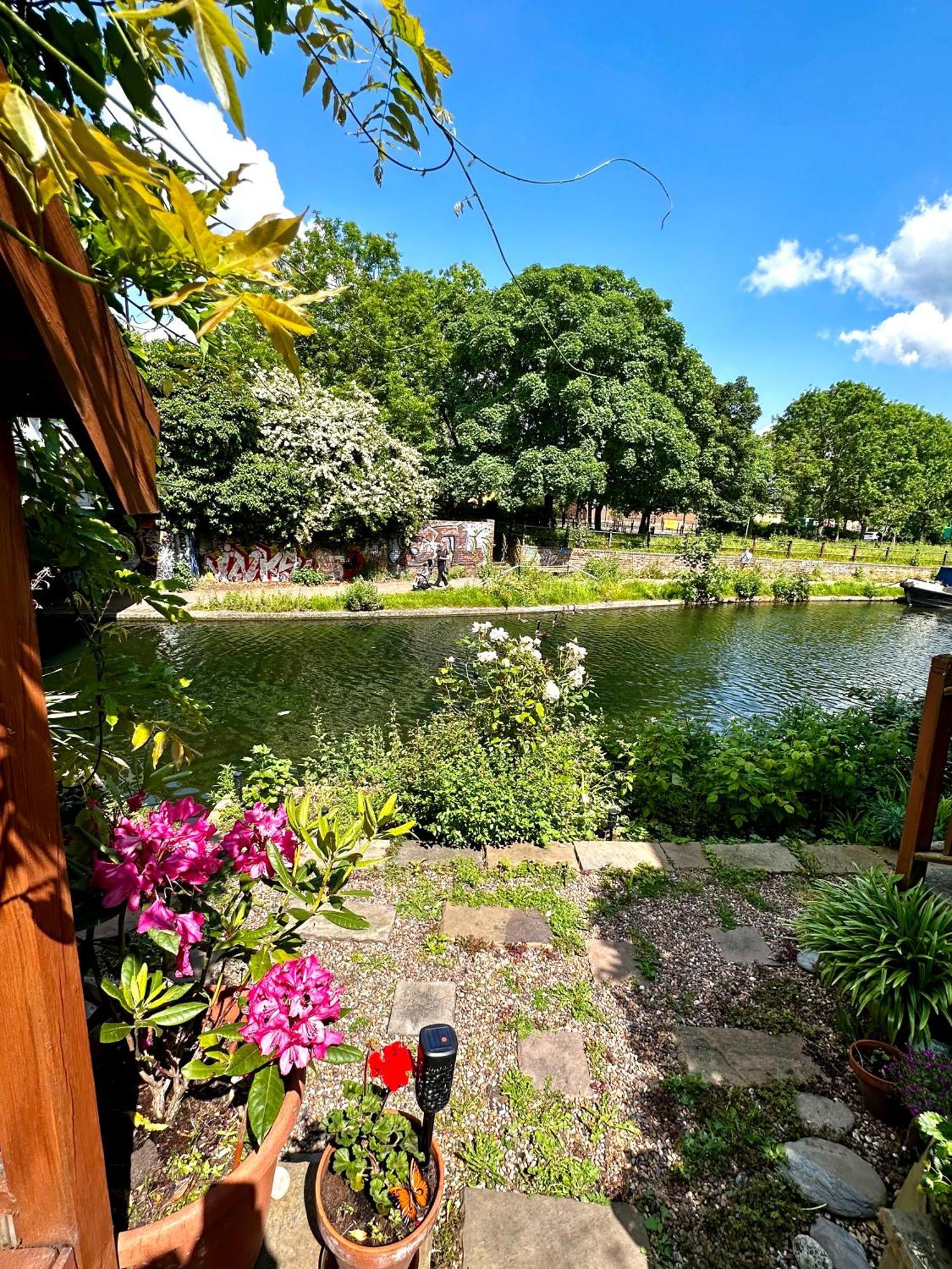 Amazing Location - City Of London- 2 Bedroom Stunning Canal View House With Private Garden,Parking & Balcony Dış mekan fotoğraf