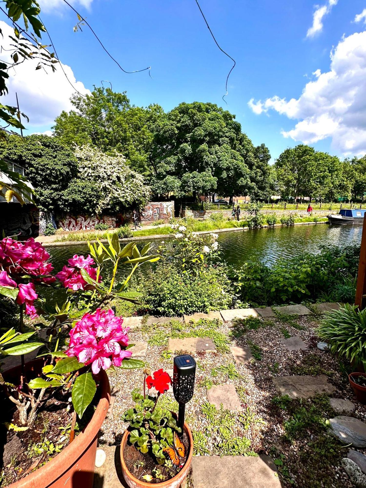 Amazing Location - City Of London- 2 Bedroom Stunning Canal View House With Private Garden,Parking & Balcony Dış mekan fotoğraf